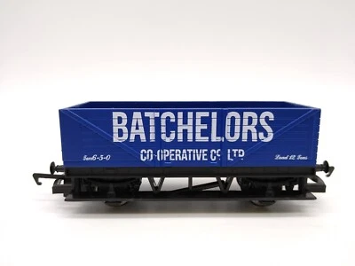 Hornby Bachelors Open Plank Wagon 12T - OO - (Unused) Mint Condition - Image 1 of 4