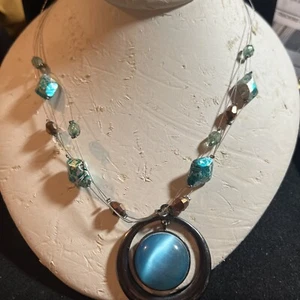Beautiful Shades Of Blue Necklace 1-21 - Picture 1 of 5