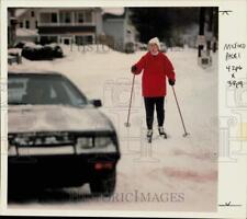 1994 Press Photo Terry Kinsella cross country skis down East Broadway in Milford