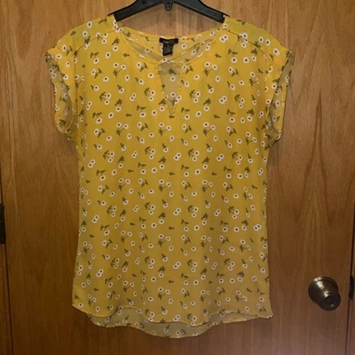 Blusa Rue 21 Mostaza Delicada Floral Talla Mediana Foto 1 de 4
