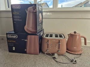 Juego de hervidor y tostadora De'Longhi Eclettica CTY4003.BG KBY3001.BG rosa - Imagen 1 de 7