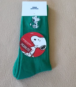 Urban Outfitters Peanuts Snoopy Golf Embroidery Crew Socks OS Unisex Green NEW - Picture 1 of 7