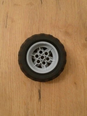 Lego 56908c02 Rad komplett mit Reifen und Felge neues hellgrau - Bild 1 von 2