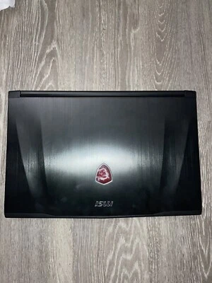 Portátil MSI GP62M Leopard 15,6 pulgadas (2 TB, Intel Core i7-7.ª generación, 2,30 GHz, 16 GB) Foto 1 de 4