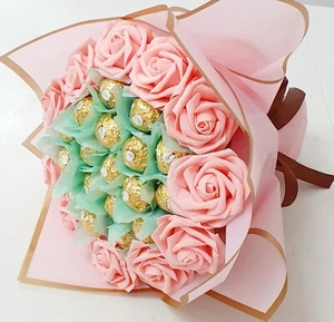 Chocolate &Flower Bouquet Gift for her/ him Birthday/Anniversary/Congratulations - Picture 1 of 6