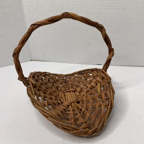 Vintage Small Wicker Oblong Gathering Magazine Storage Basket Made in Portugal Cover