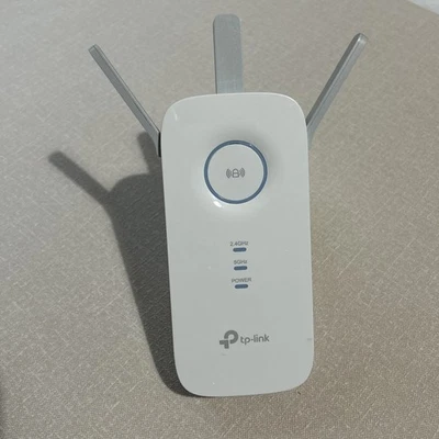 TP-Link RE550 AC1900 MU-MIMO Wi-Fi Range Extender - Image 1 of 4
