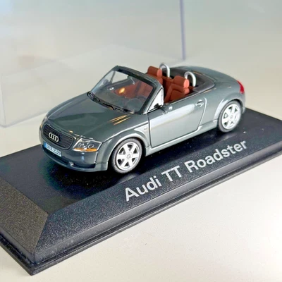 Minichamps 1:43 Audi TT Roadster (2000) - Gris sobre béisbol, fundido a presión, caja Foto 1 de 4
