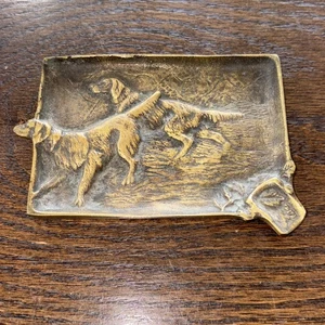Antiguo cenicero de latón vintage Virginia Metalcrafters Irish Setter figura perro - Imagen 1 de 5