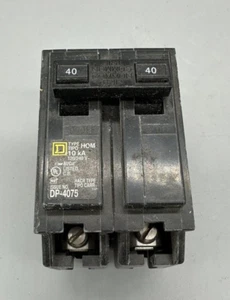 Interruptor de circuito Square D Homeline HOM240 2 polos 40 amperios 120 240 V tipo enchufe HOM - Imagen 1 de 2
