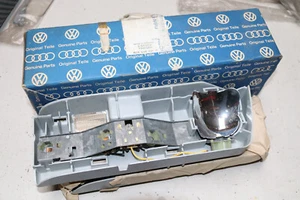 Audi 100 C1 NOS: Rücklichtträger 803945221C - Bild 1 von 2