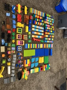 Lot Lego Duplo w/Cars Mator Truck 375 pc - Picture 1 of 9