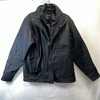 Cortavientos London Fog Para Hombre Mediano Negro Cremallera Completa y Botones Con Bolsillo Informal Foto 1 de 4