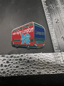 LONDON 2012 OLYMPIC BUS PIN - Picture 1 of 2