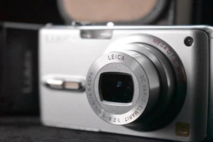 [US Duty Paid] Panasonic Lumix DMC-FX07 Compact Digital Camera Silver 7285 - Picture 1 of 20