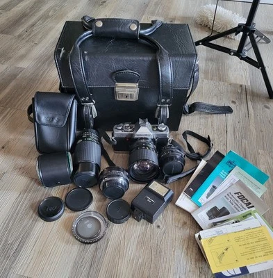 Cámara Minolta XG-1 vintage con lentes y estuche Marsand Industries Foto 1 de 4