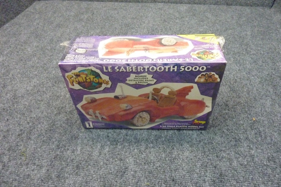 Lindberg Model Kit 72412 The Flintstones Le Sabertooth 5000