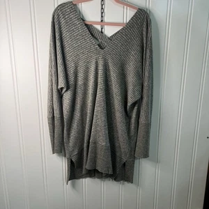 BKE Wemens Top Gray Size Large - Picture 1 of 4