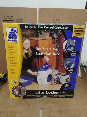 Pet mate litter locker Plus pet Waste odor free storage system - Image 1 of 4