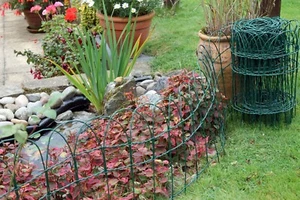Garden Border Fence Lawn Edging Green PVC Coated Wire Edge Fencing 10m - Picture 1 of 30