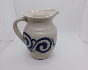 Jarra de agua de cerámica vintage pintada a mano con altura de remolino azul 7 1/2 pulgadas - Imagen 1 de 7
