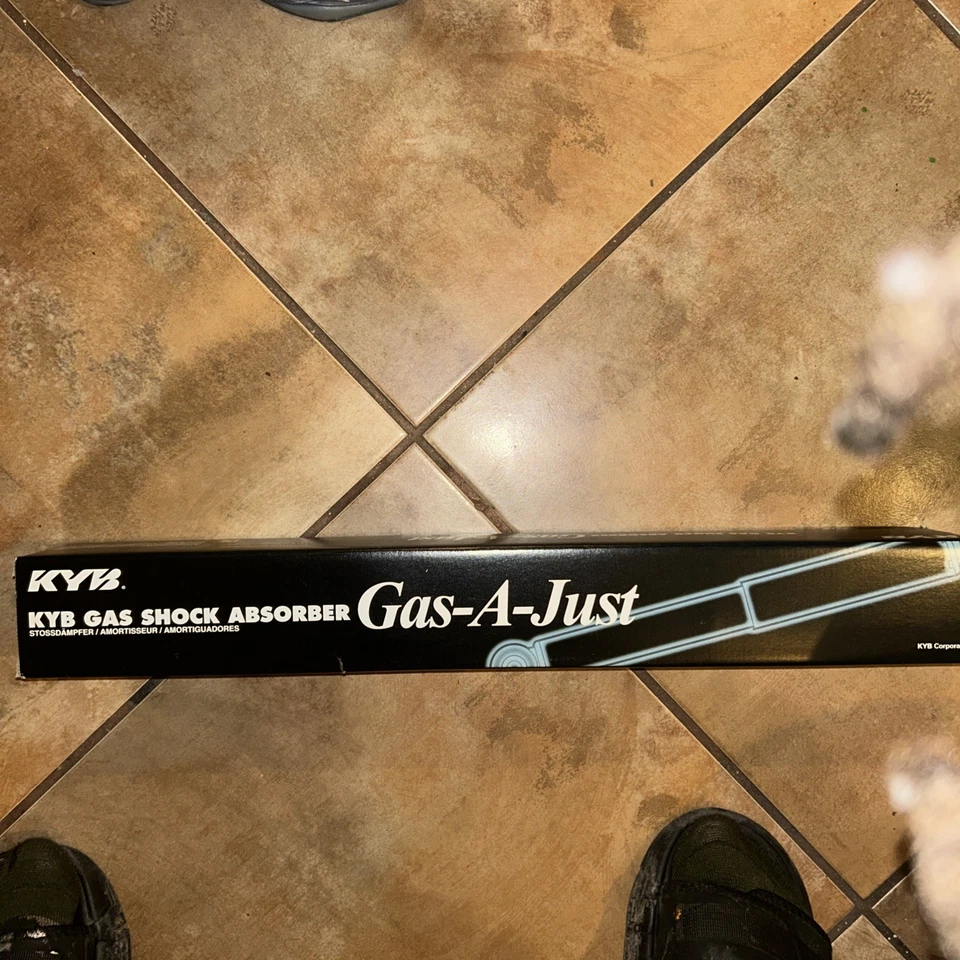 Amortiguador trasero para Ford Mustang 2005-2014 2007 2006 2010 2011 2013 2008 KYB Foto 1 de 4