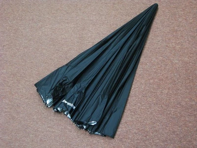 Westcott 2.1m (7ft) Silver/Black Parabolic Umbrella - Image 1 of 4