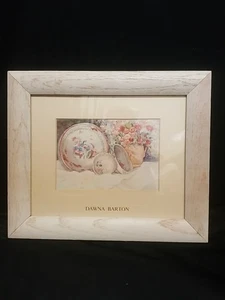 Dawna Barton Blumendruck mit Geschirr, 4,5" T x 6,5" W Druck, mattiert & gerahmt - Bild 1 von 4