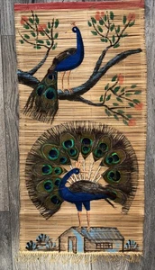 Vintage Pfau auf Bambus echte Federn Applikation Mid Century 3D Wandbehang - Bild 1 von 8