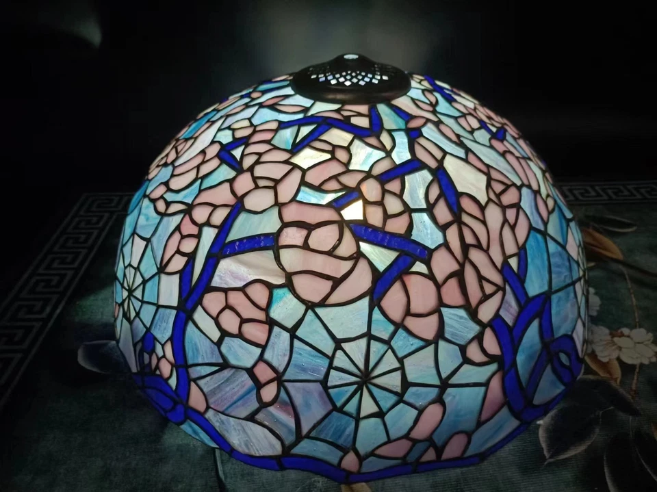 Reproducción antigua pantalla Tiffany (exenta de impuestos EE. UU.) Foto 1 de 4