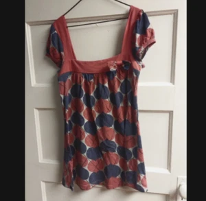 Red & blue blouse w/heart graphics; size L - Picture 1 of 3