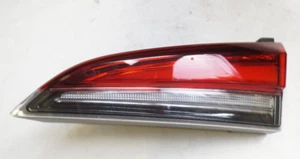 Piloto trasero derecho original Škoda Kamiq / 658 945 308, 658 945 710 - Imagen 1 de 4