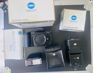Minolta Maxxum 5000i Film Camera + Minolta Maxxum 1800 Flash + Thyristor Flash - Imagen 1 de 15