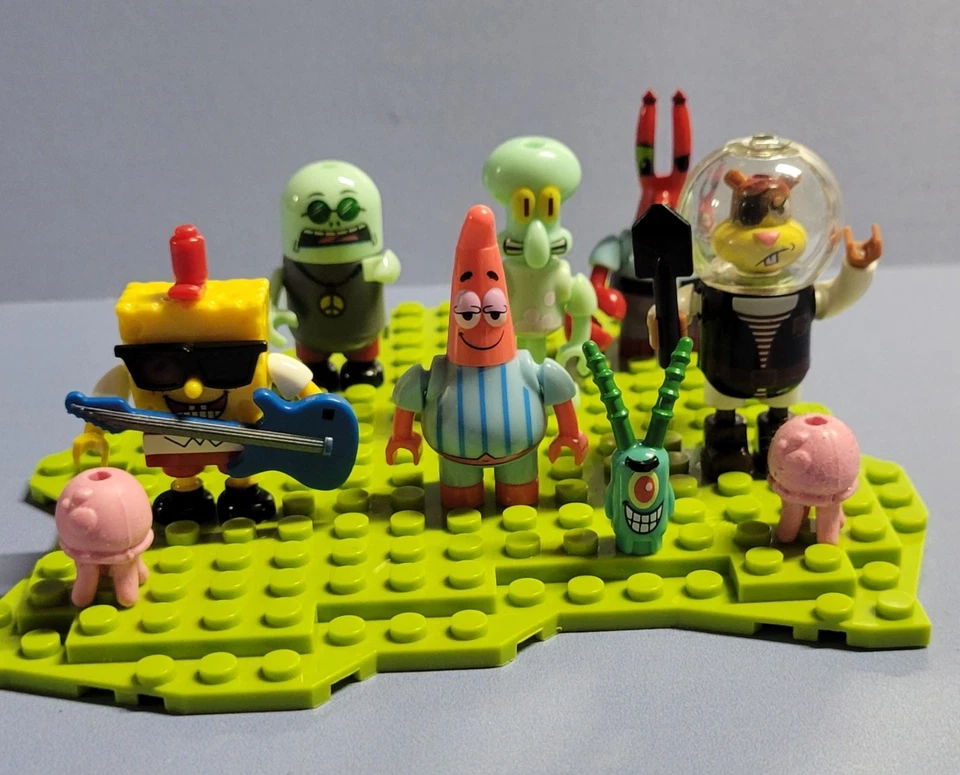 Mega Construx SpongeBob Figure lot with Patrick, Spongebob & Squidward plus more - Image 1 of 4