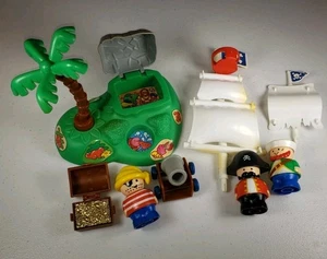 Vintage 1995 Shelcore Toy Pirate Lot (Like Fisher Price Little People) Beach - Picture 1 of 12