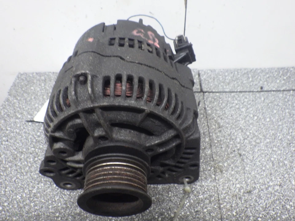 Alternator VW Golf III (1H) 1.4 40kW 54PS generator   - Image 1 of 3