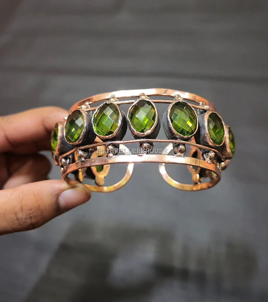 Brazalete facetado envuelto en alambre de peridoto brazalete envolvente de cobre brazalete ajustable Foto 1 de 4