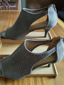 Style & Co. Womens Peep-Toe Shoes Haddie Gray  3" Heels 10.5 Medium - Picture 1 of 9