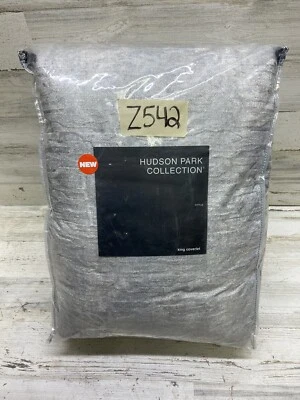 Hudson Park Collection Ripple 纹理 King Coverlet 淡银色 全新 — 第 1/4 张图片