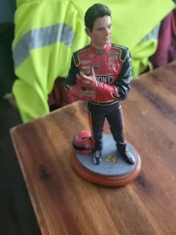 Jeff Gordon w Helmet Collectible NASCAR Racing Sculpture 2001 Limited Ed Cover