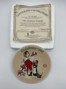 Vtg NORMAN ROCKWELL 1992 "THE CHRISTMAS SURPRISE" Fine China Collector LOA - Picture 1 of 4