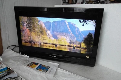 Dynex DX-32LD150A11 32" HDTV DVD LCD Combo Television  720p VGA HDMI RCA 2500:1 - Image 1 of 4