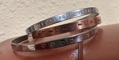 Lote de 10 joyas temáticas estampadas a mano del día de San Valentín Foto 1 de 4