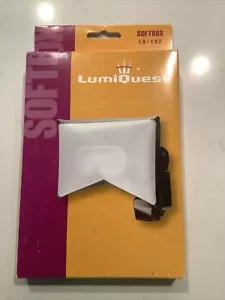 LumiQuest SoftBox LQ-107) Improve Direct on Camera Flash - Picture 1 of 7