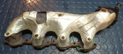 Colector de escape derecho con protector térmico 5,3 L Chevrolet Silverado 1500 1999-2013 Foto 1 de 3