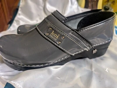 Koi By Sanita Lindsey Gray Chef Clogs Women's Size 40, 9.5 US. Nurse Clogs.  - Image 1 of 4