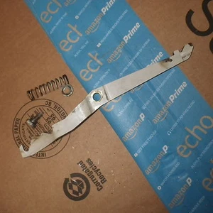 Evinrude Johnson Outboard Motor Shift Lock Lever 305355 302587 40hp 1963 - Picture 1 of 2