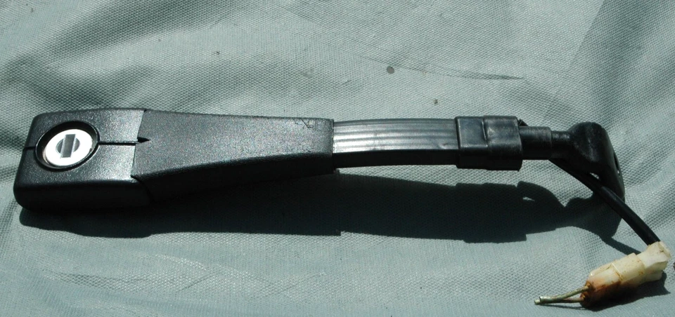 Cinturón de seguridad Fairlady 1974-1978 Datsun 260Z cierre femenino OEM negro derecho (derecho) Foto 1 de 4