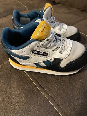 Zapatillas Reebok para niños pequeños talla 6 sin caja (5HT) Foto 1 de 4