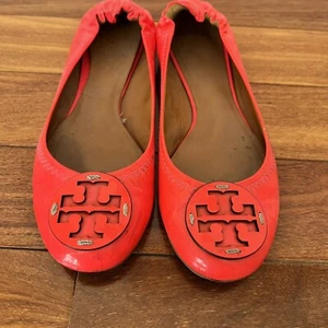 Tory Burch Reva Patent Leather Flats in Barbie Hot Pink / Bougainvillea Size 8 - Picture 1 of 7